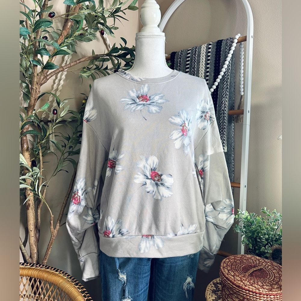 Melloday Gray Floral Ruched Sleeve Sweatshirt